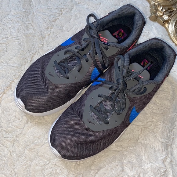 Gray Nike Air Sneakers - Picture 2 of 7